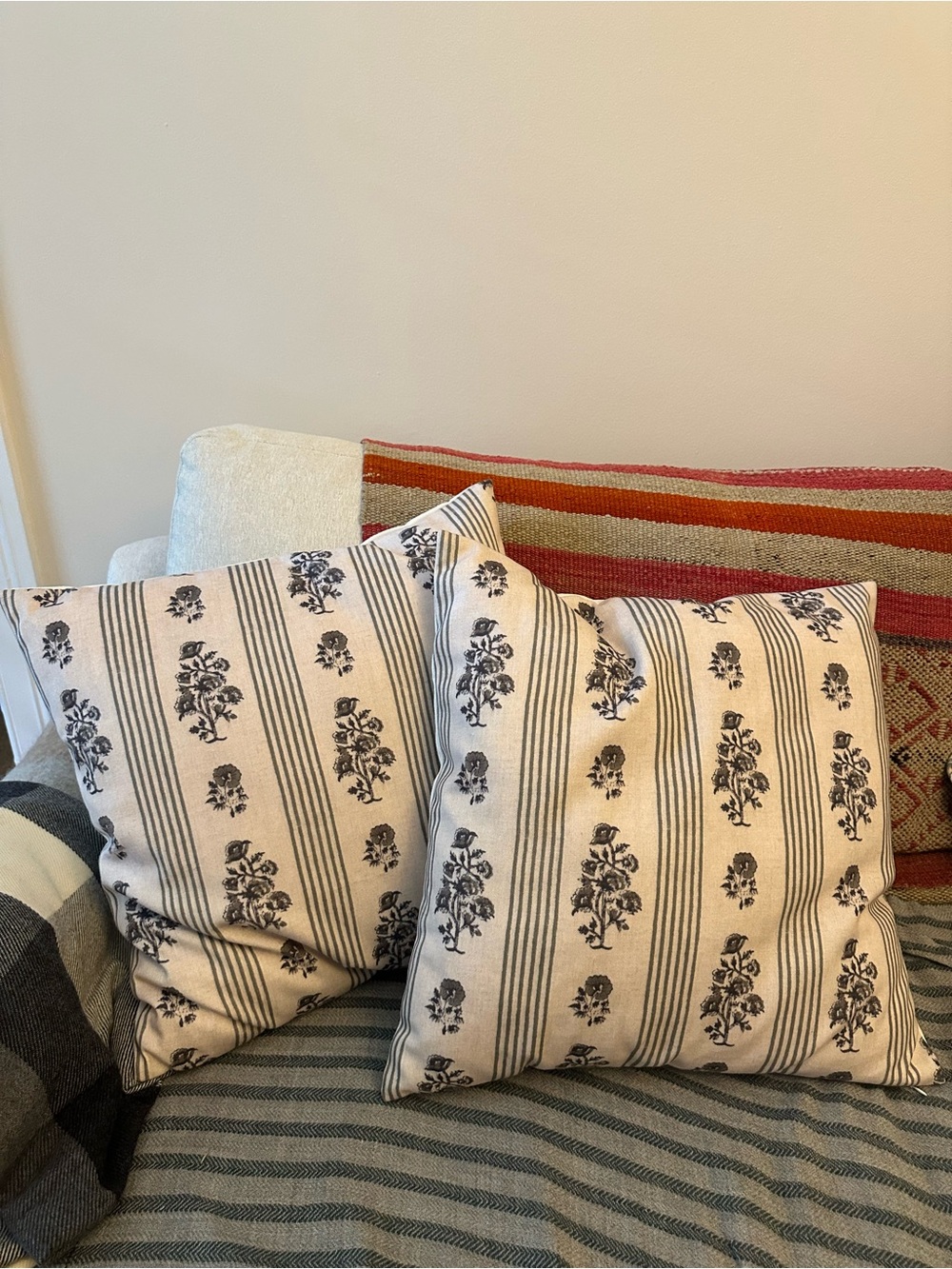 Patterned floral throw pillow cases